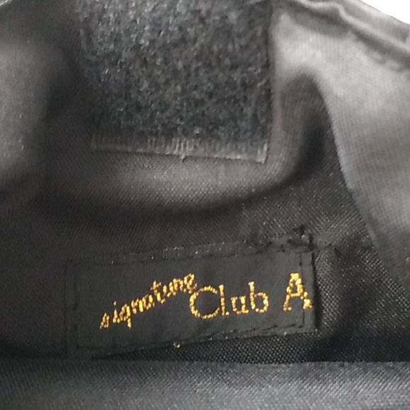 🎃 Black bag w/ beaded crochet overlaying - Picture 7 of 12